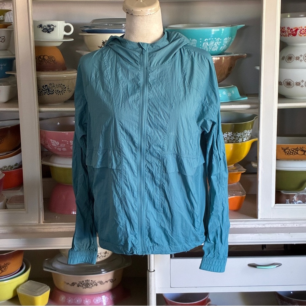 Lululemon Hood Lite Jacket in Tidal Teal - Size 8
